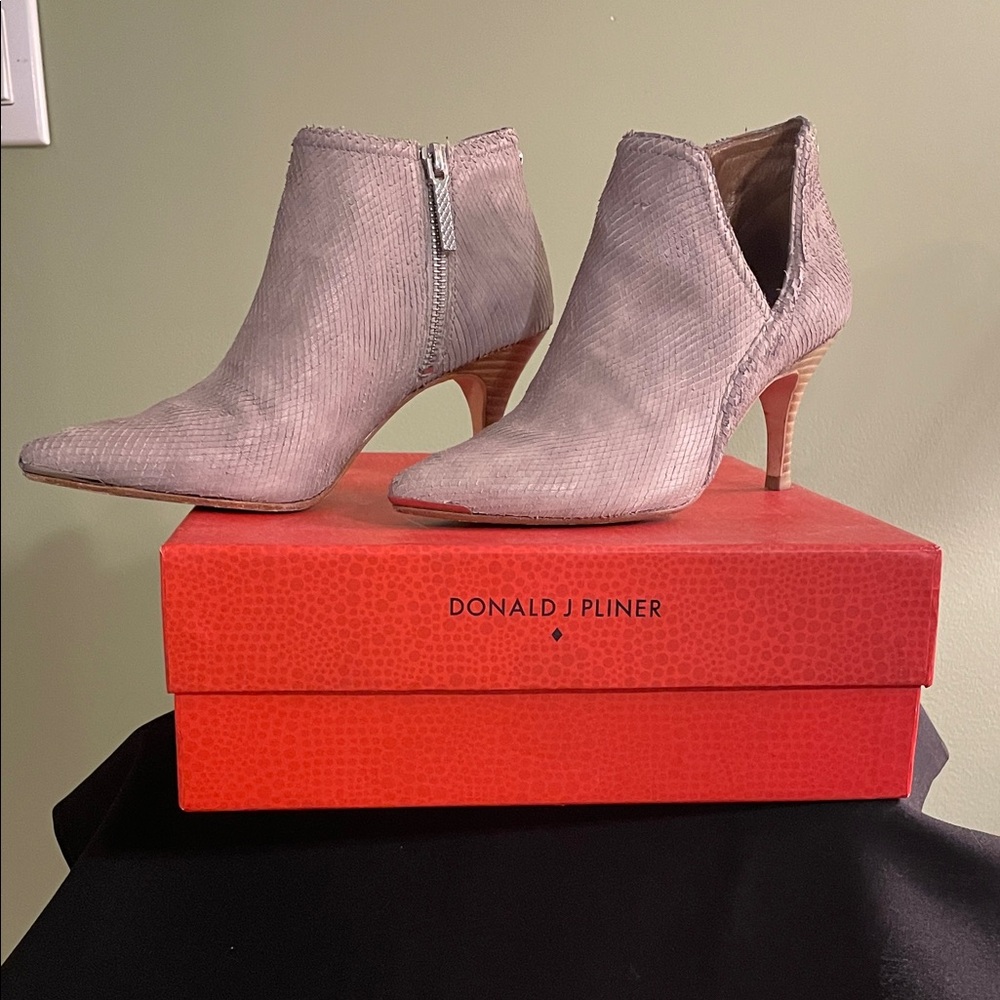 Donald J. Pliner Women's Taupe Ankle Booties